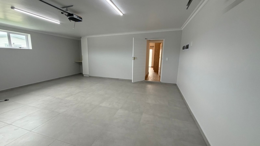 3 Bedroom Property for Sale in Fraaiuitsig Western Cape